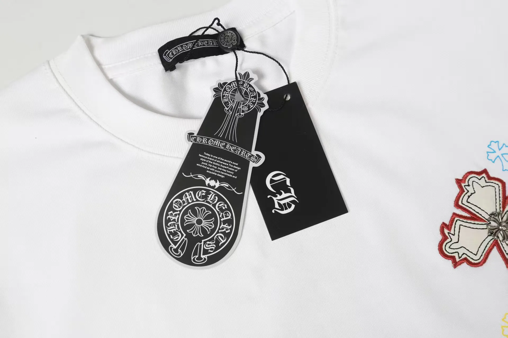 P180 Chrome Hearts* Chrome Hearts are made of 320g double yarn fabric, 1*1 Solona rib, imported digital front and rear white ink direct injection + laser embroidery, hand-nailed hardware accessories, loose version, same style for men and women. Color: Black White Size: XS S M L